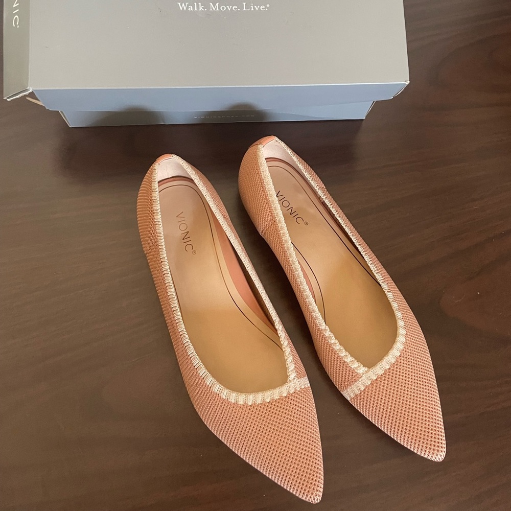 Vionic Women's Pointed Toe Knit Flats in Blush Pink